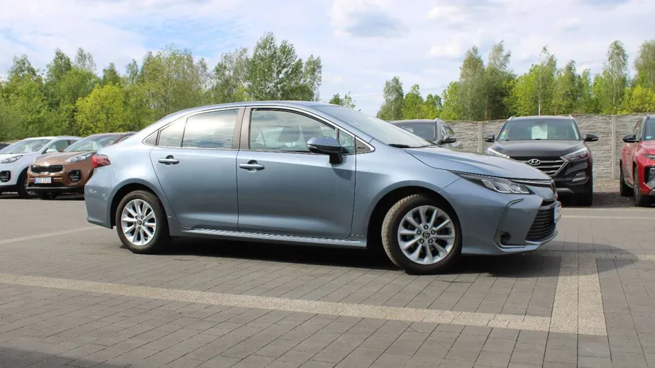 TOYOTA Corolla -