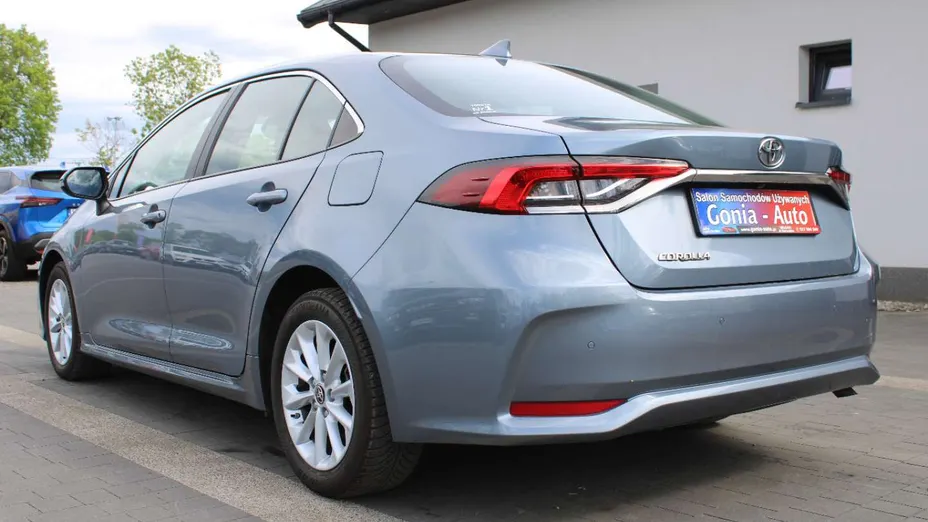 TOYOTA Corolla -