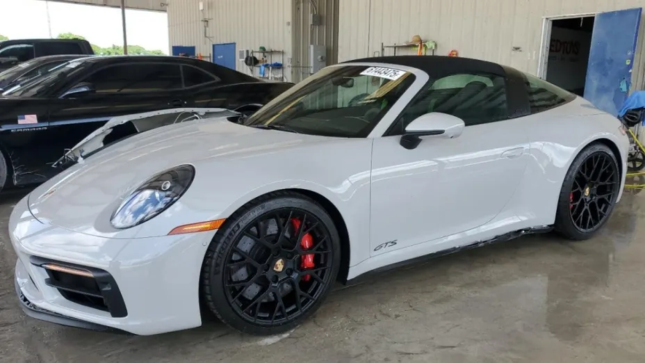 PORSCHE 911 -
