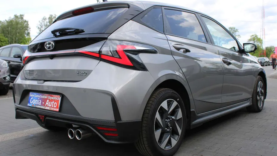 HYUNDAI i20 -