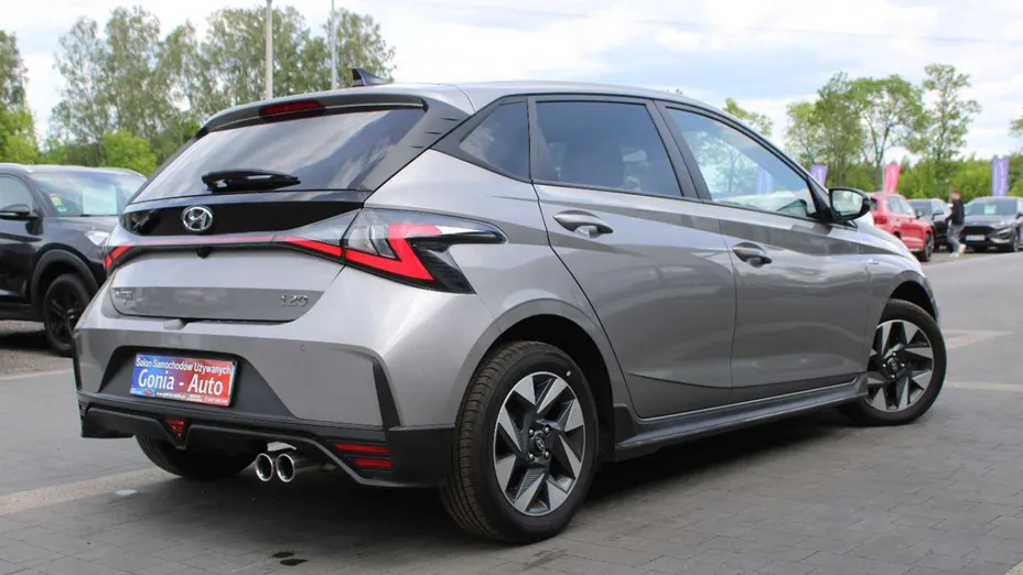 HYUNDAI i20 -
