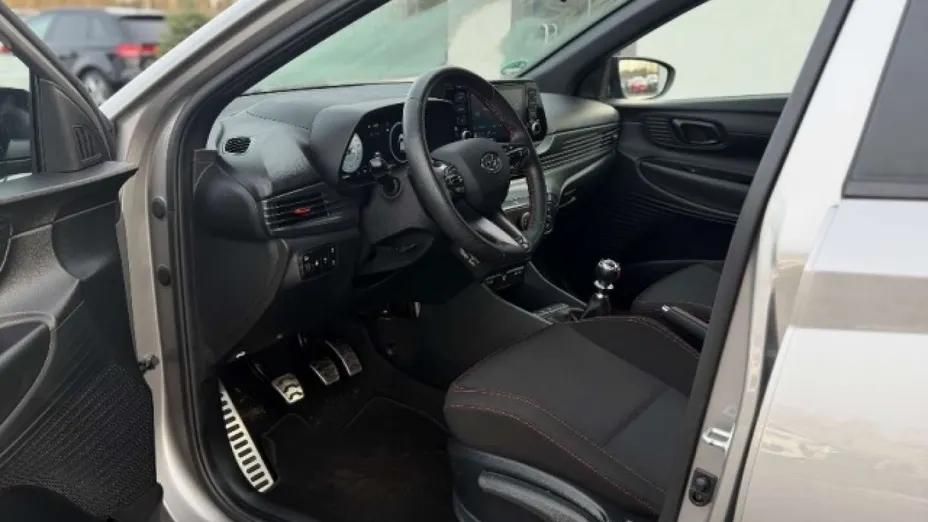 HYUNDAI i20 -