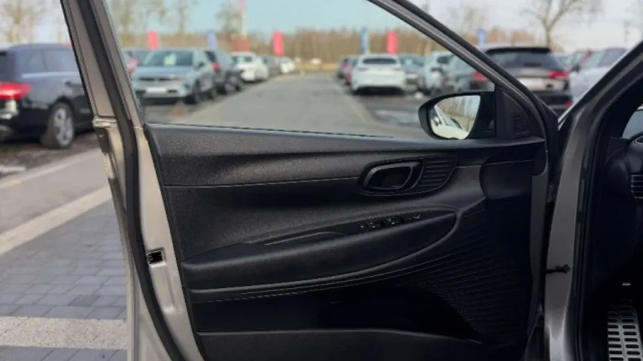 HYUNDAI i20 -