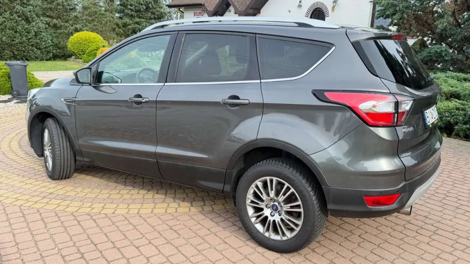 FORD Kuga -