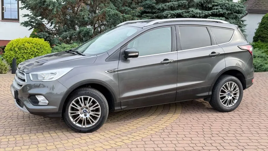 FORD Kuga -