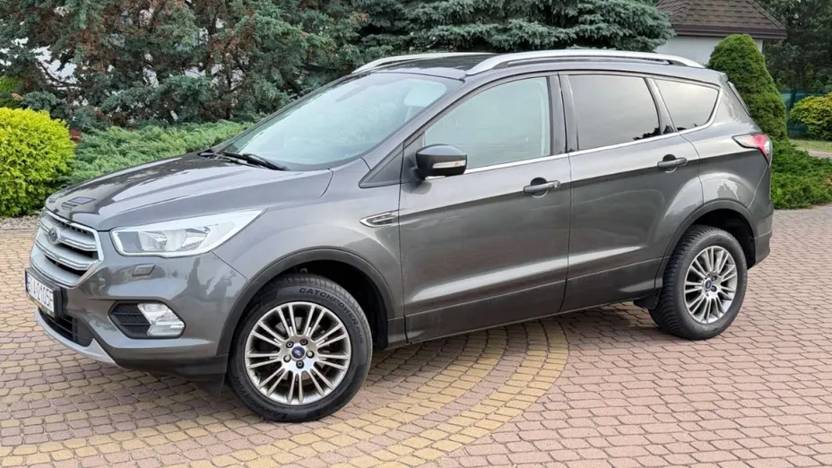 FORD Kuga -