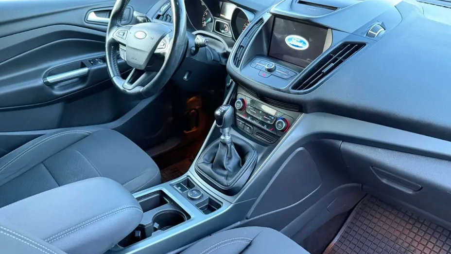 FORD Kuga -