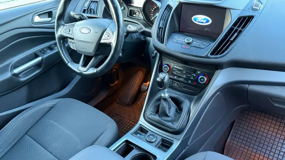 FORD Kuga -