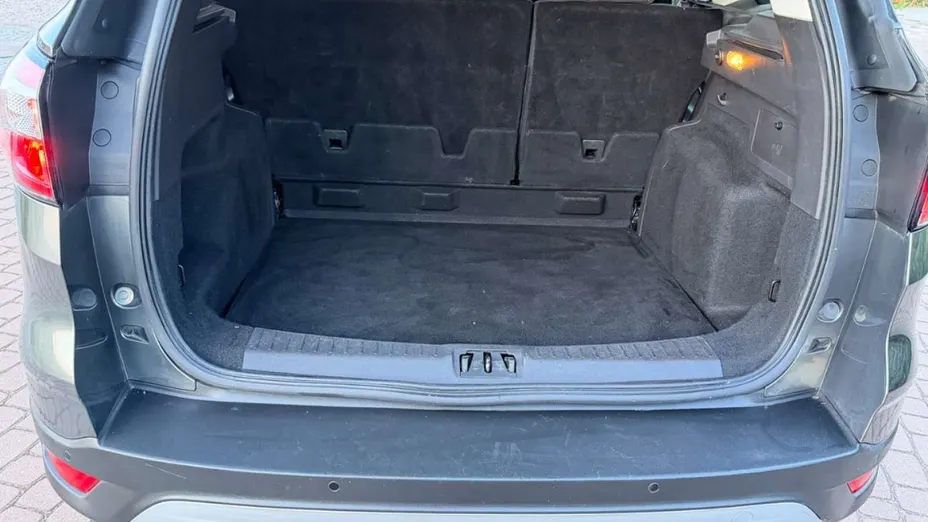 FORD Kuga -