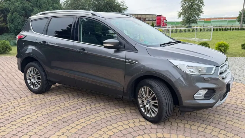 FORD Kuga -