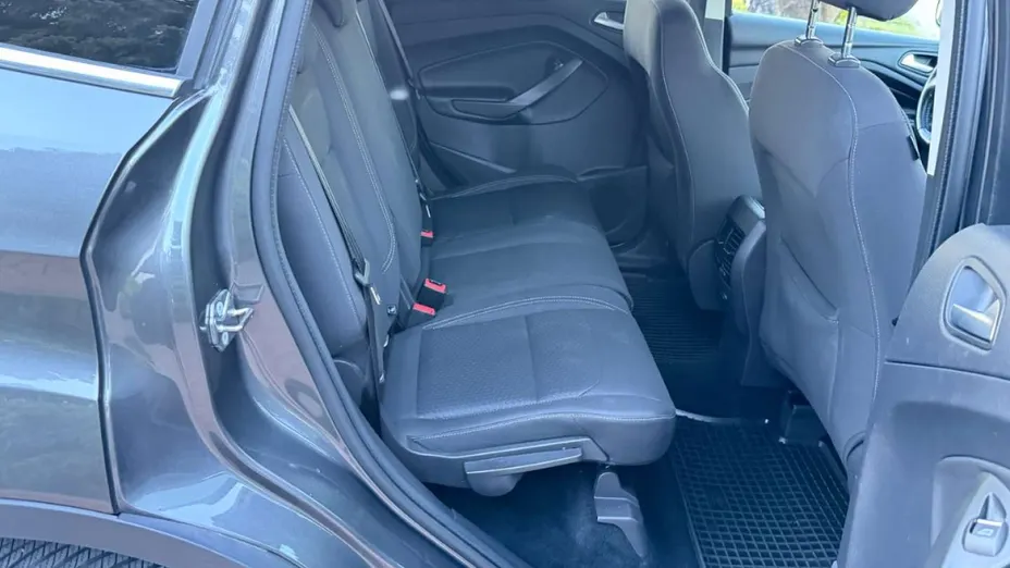 FORD Kuga -