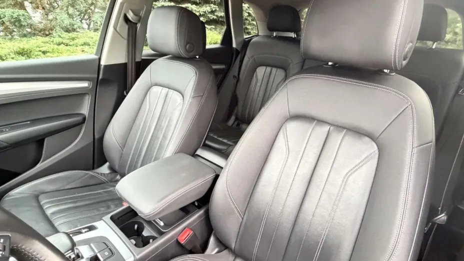 AUDI Q5 -