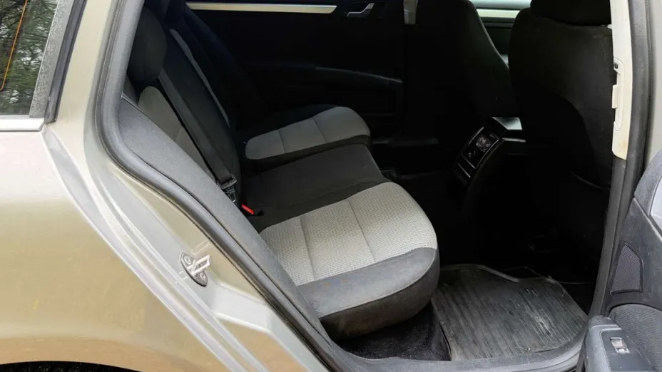 SKODA Superb -