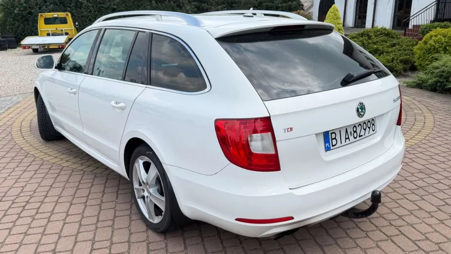 SKODA Superb -