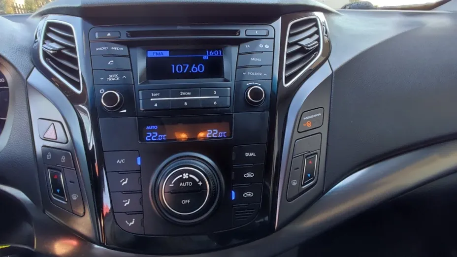 HYUNDAI i40 -