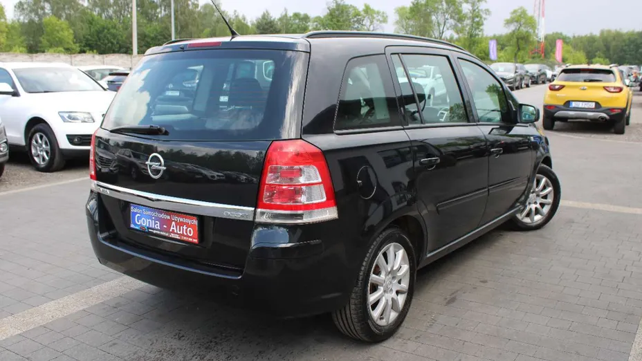 OPEL Zafira -