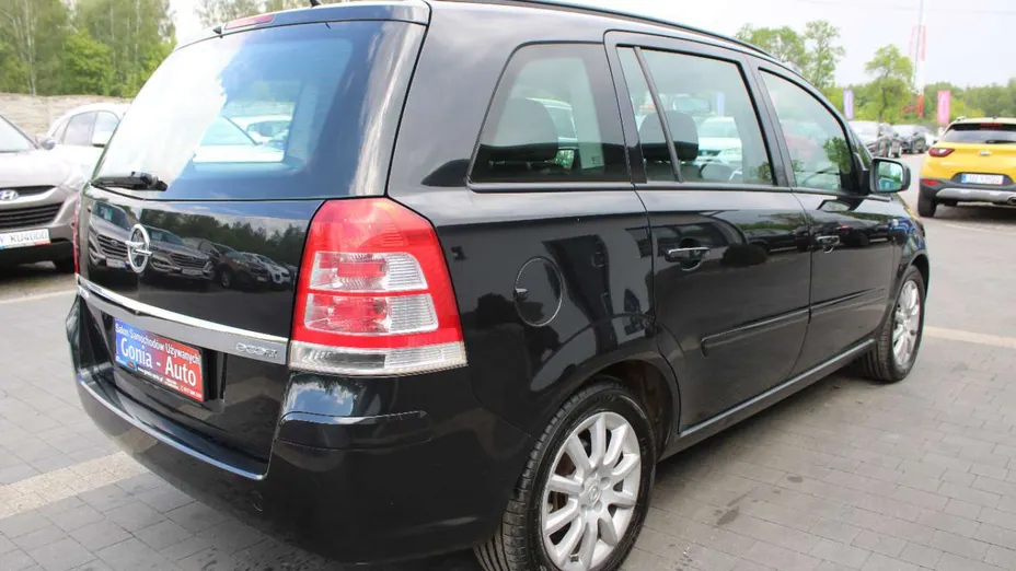 OPEL Zafira -