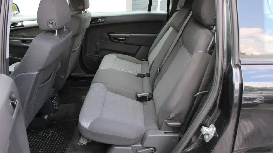 OPEL Zafira -