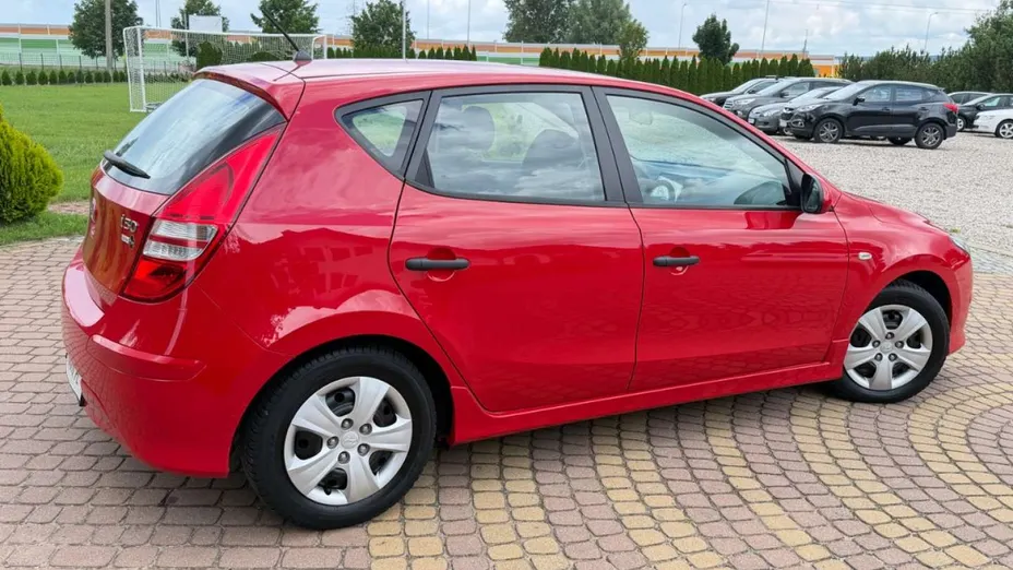 HYUNDAI i30 -