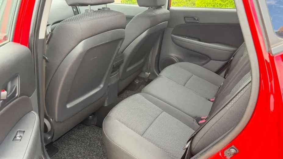 HYUNDAI i30 -