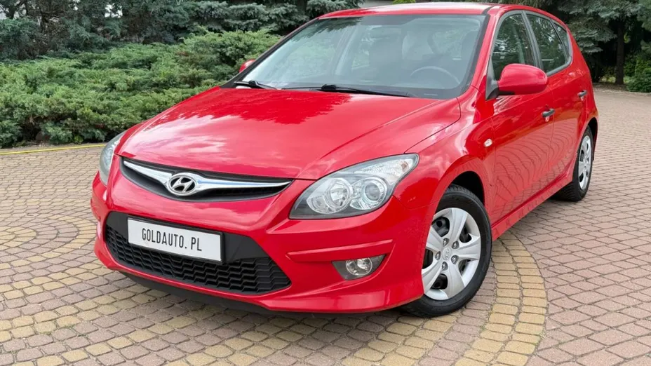 HYUNDAI i30 -