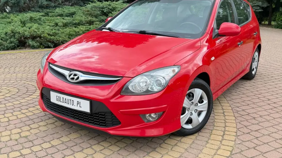 HYUNDAI i30 -