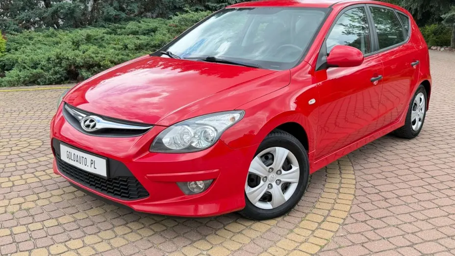 HYUNDAI i30 -