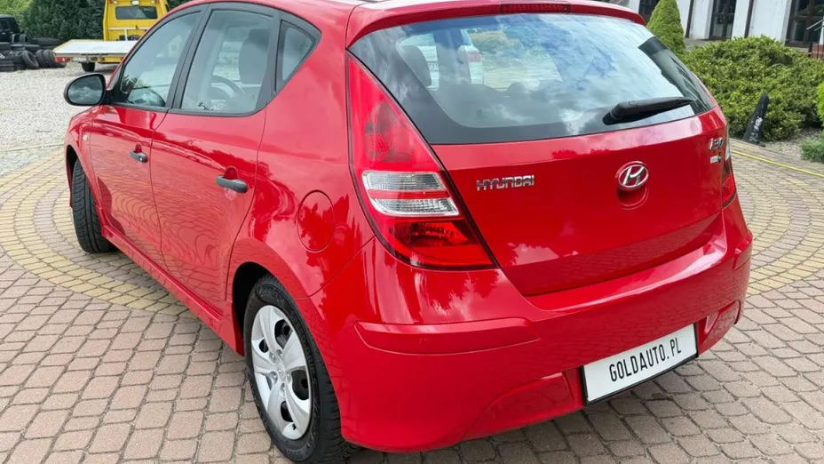 HYUNDAI i30 -