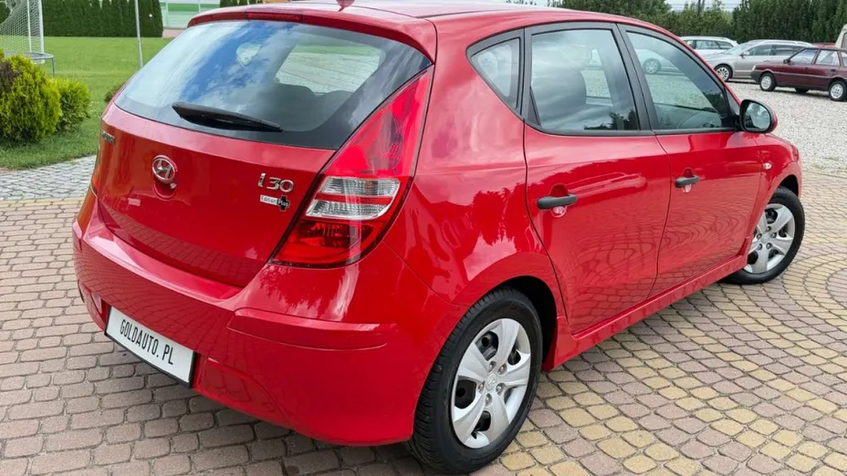 HYUNDAI i30 -