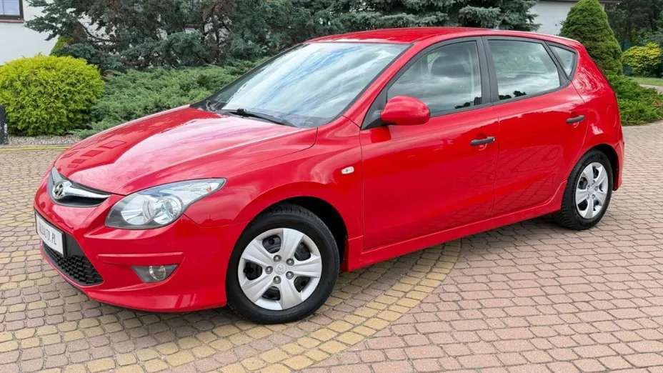 HYUNDAI i30 -