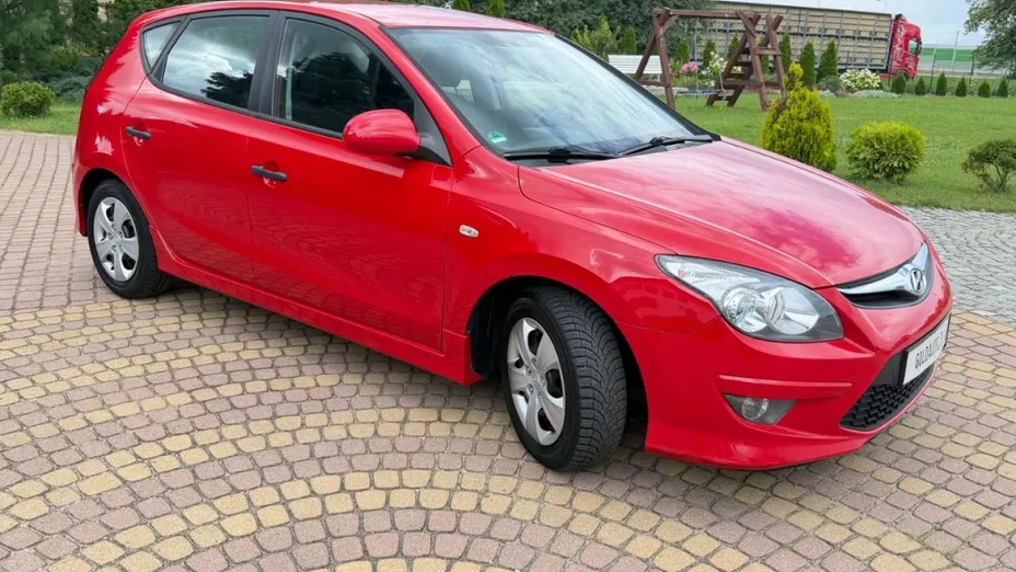 HYUNDAI i30 -
