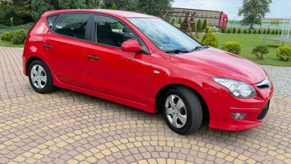 HYUNDAI i30 -