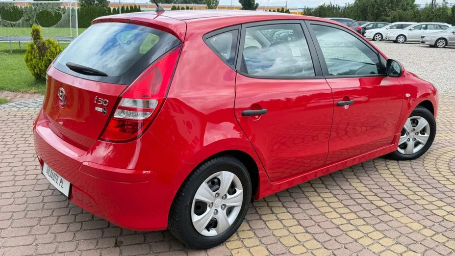HYUNDAI i30 -
