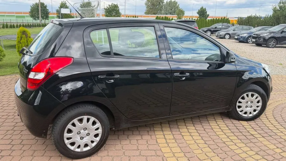 HYUNDAI i20 -