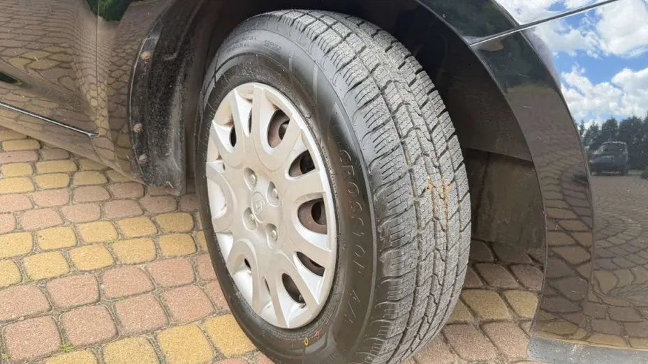 HYUNDAI i20 -