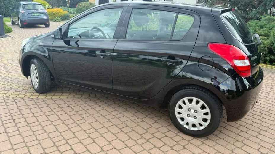 HYUNDAI i20 -