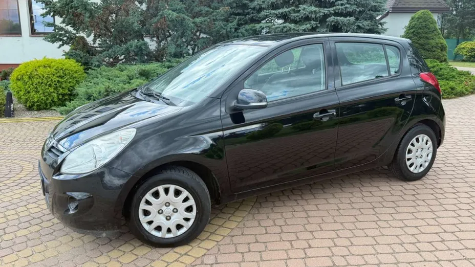 HYUNDAI i20 -