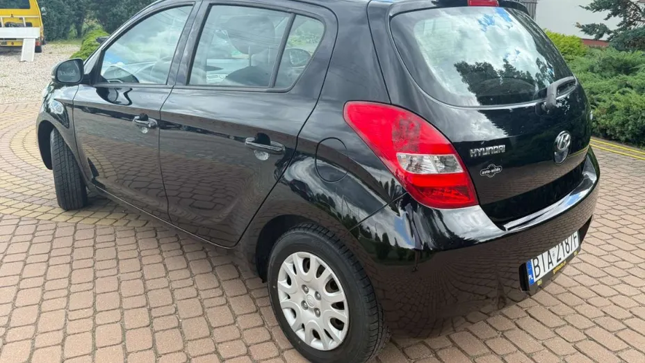 HYUNDAI i20 -