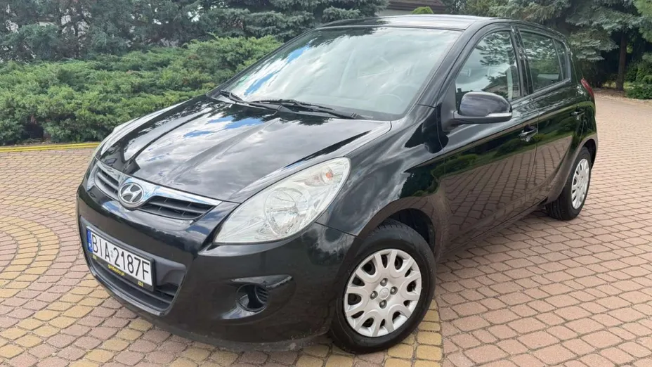 HYUNDAI i20 -