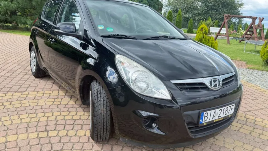 HYUNDAI i20 -