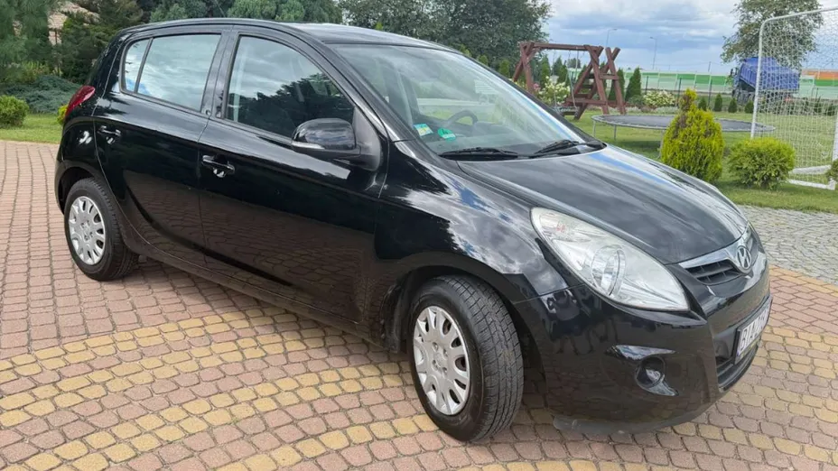 HYUNDAI i20 -