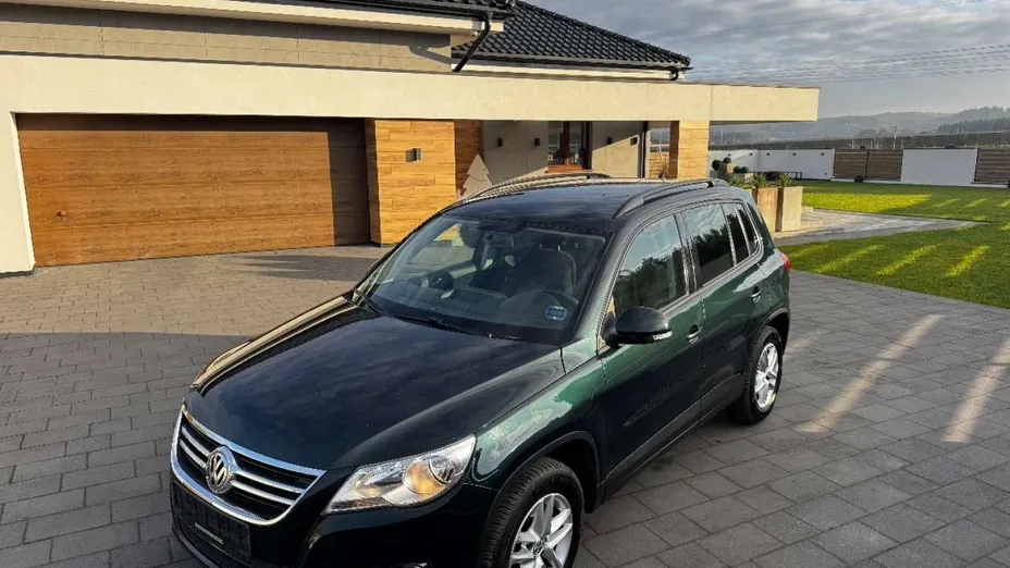 VOLKSWAGEN Tiguan -