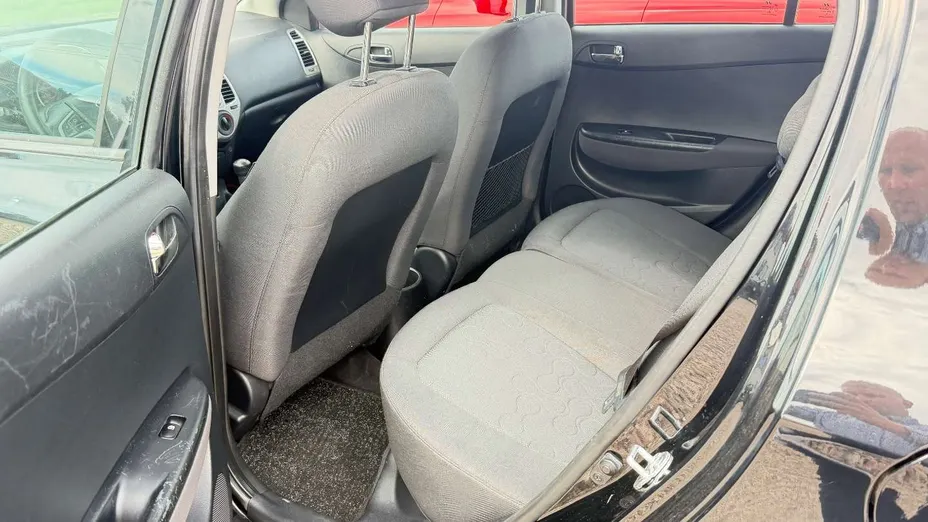 HYUNDAI i20 -