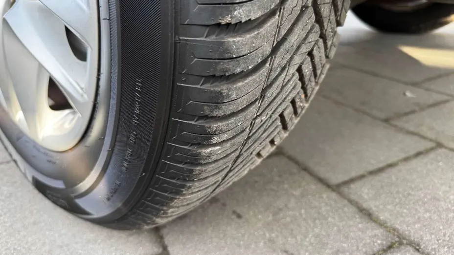 VOLKSWAGEN Tiguan -