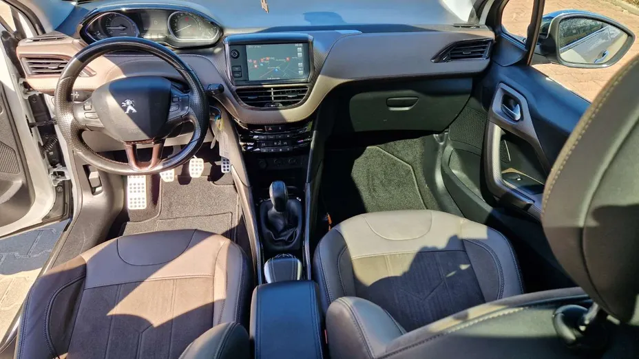 PEUGEOT 2008 -