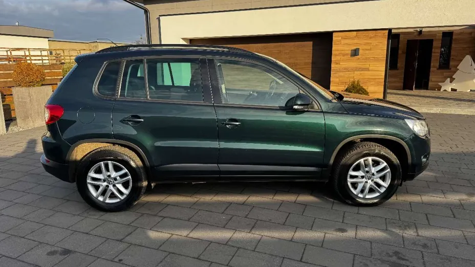 VOLKSWAGEN Tiguan -