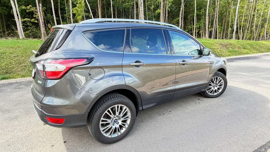 FORD Kuga -