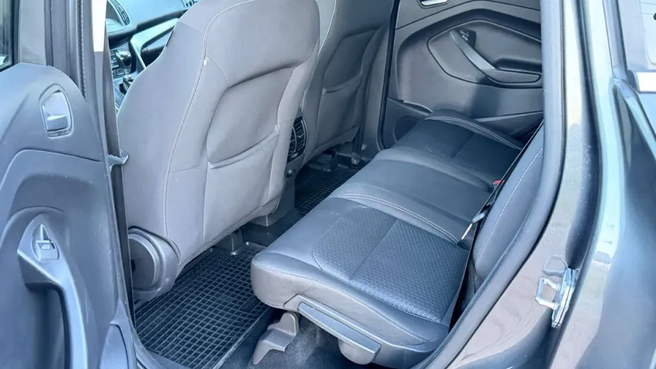 FORD Kuga -