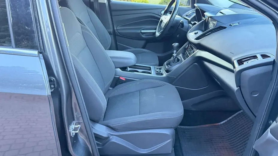 FORD Kuga -