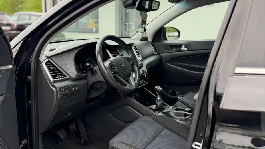 TOYOTA Yaris -